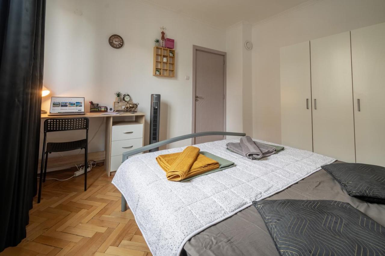 Vivid Condo By Ndk And Vitosha Blvd With Free Secured Parking And Ac Sofia Exterior foto
